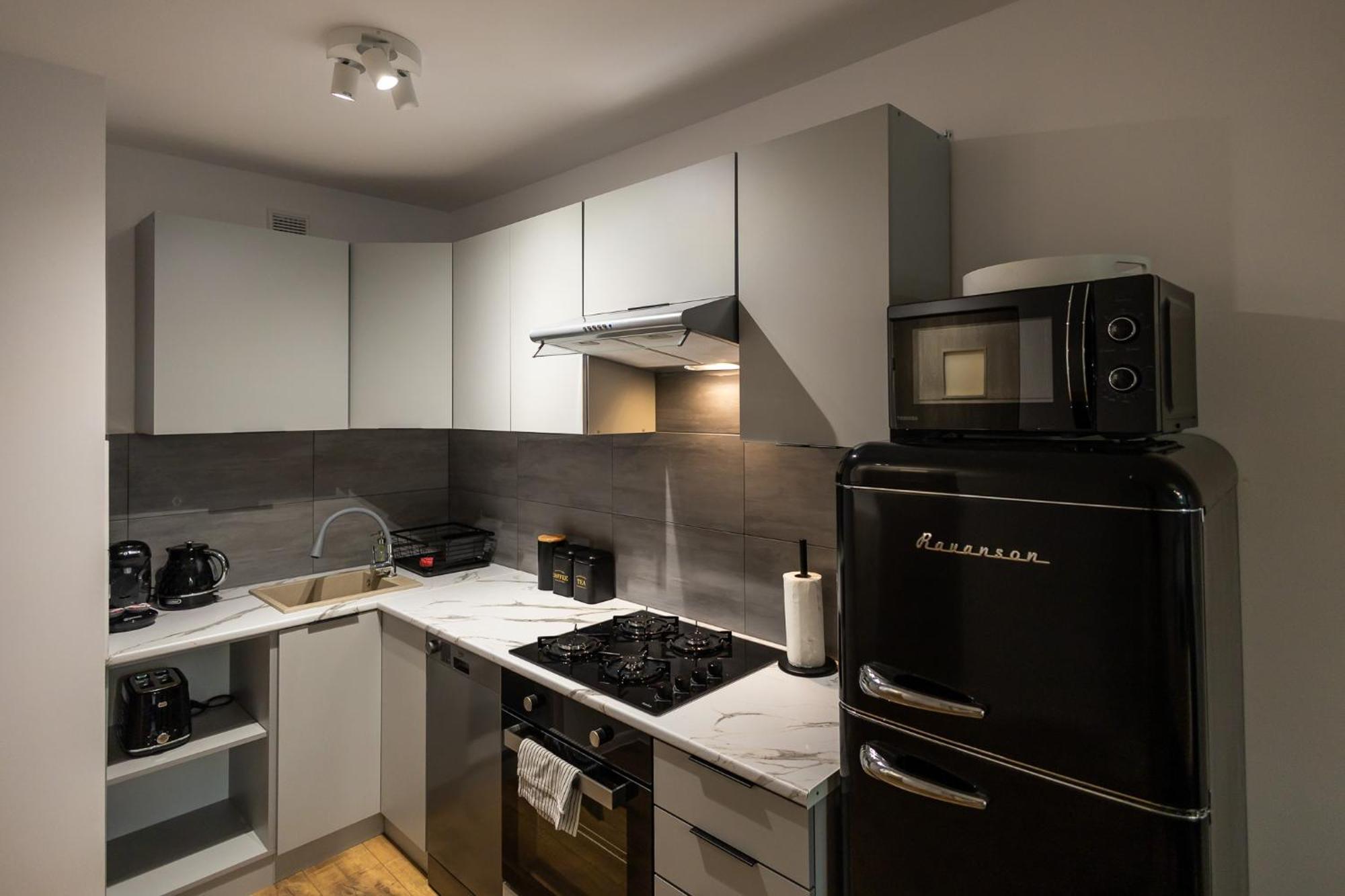 Apartment By Rentoom